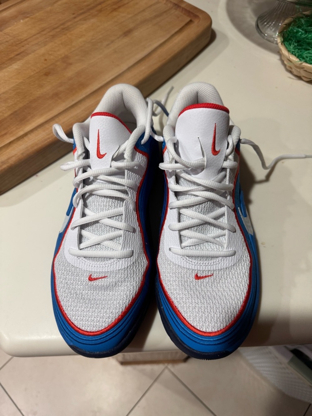 Nike White/Blue/Red Low-Top Sneakers size 9
